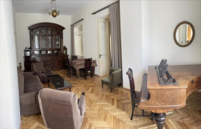 Vintage Apartment